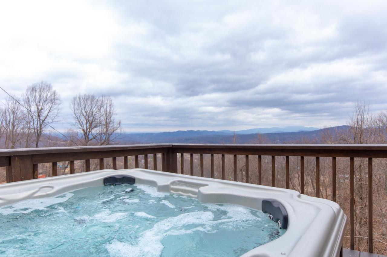 Kickback Kabin, 3 Bedrooms, Deck, Hot Tub, Pool Access, Sleeps 6 Gatlinburg Exteriér fotografie